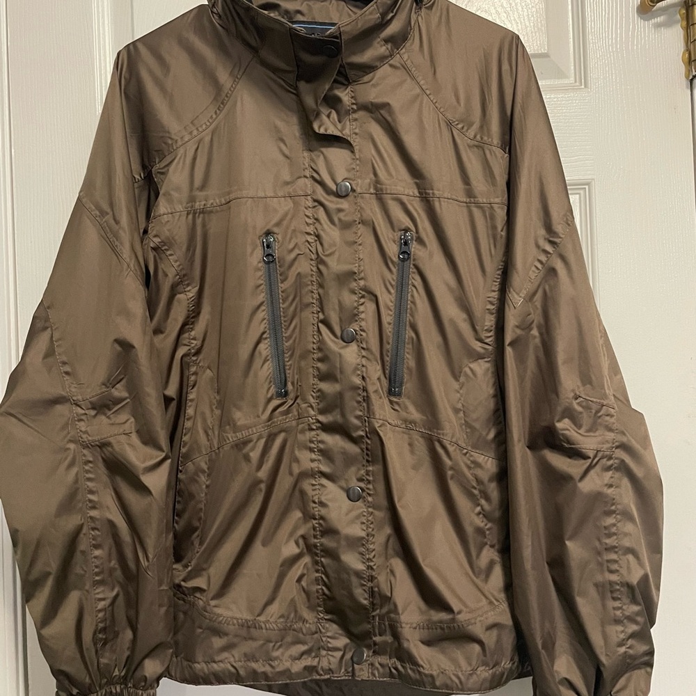 Mossi Mens Waterproof vented brown windbreaker. Size medium